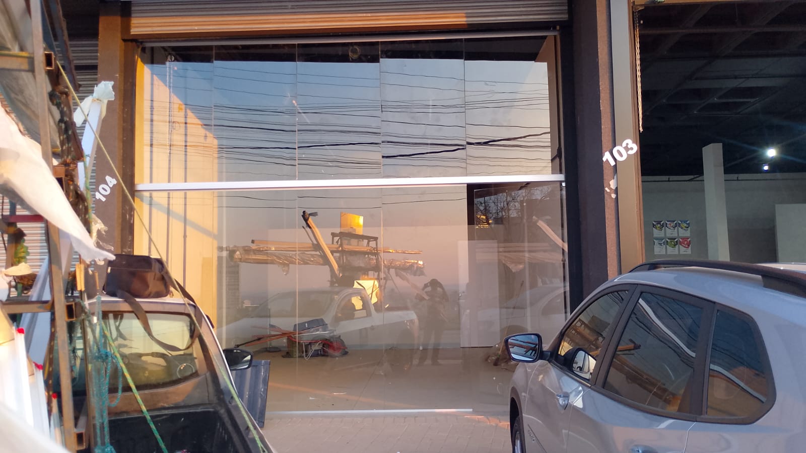 Vidros temperados para portas e janelas em um ambiente moderno